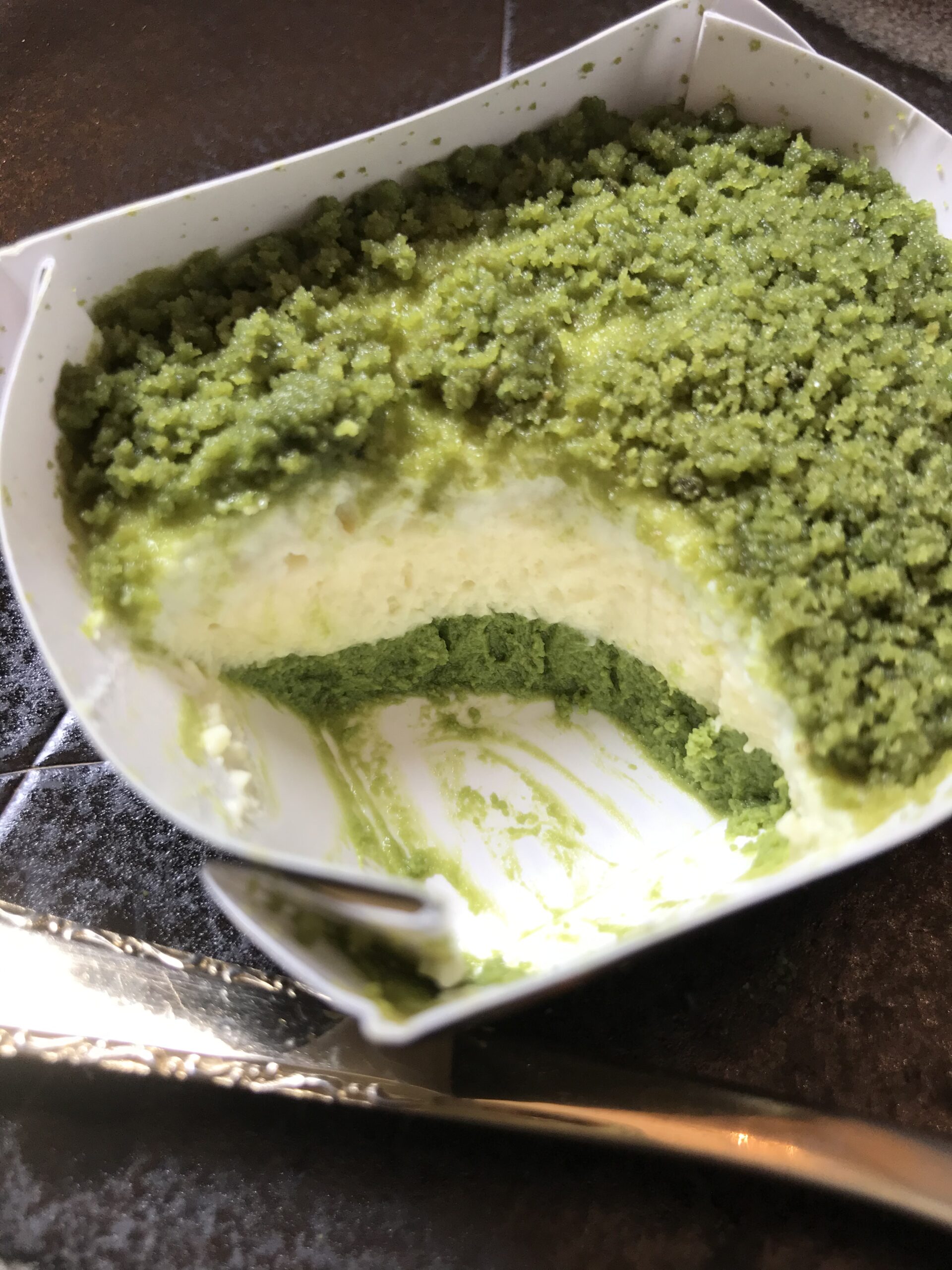 ファミマスイーツ お抹茶チーズケーキ 濃い抹茶が贅沢な一品です Honeyクッキングのおうちごはん